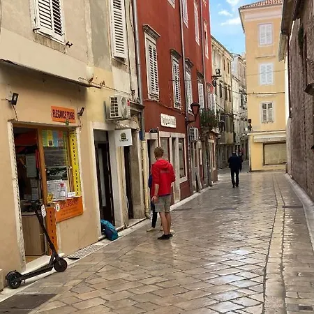 Old Town Zadar- Great Location Apartment *